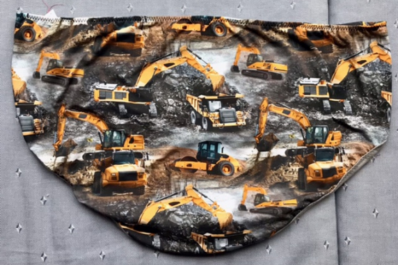 Constructies: really XL undies made from Tshirts