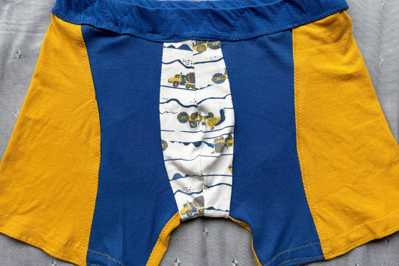 Constructies Blue Thigh: boxer briefs made from tshirts