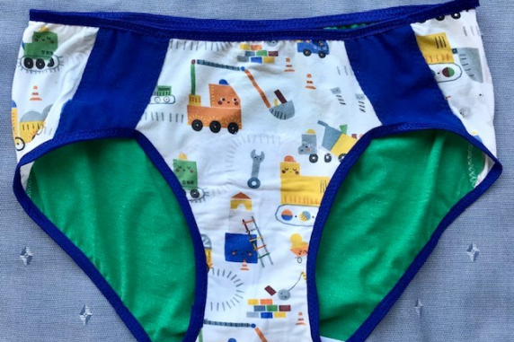 Constructies Green Tush: small undies made from Tshirts