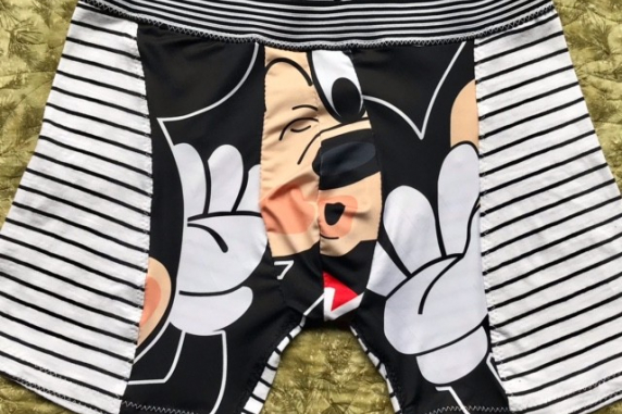 Hey Mickey: 31 inch waistband medium tshirt briefs