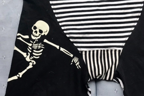Skater Skeleton: 35 inch waistband medium tshirt briefs