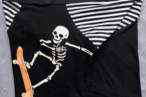Skater Skeleton: 35 inch waistband medium tshirt briefs