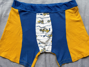 Constructies Blue Thigh: boxer briefs made from tshirts