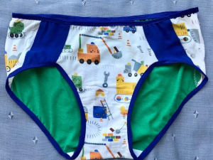 Constructies Green Tush: small undies made from Tshirts