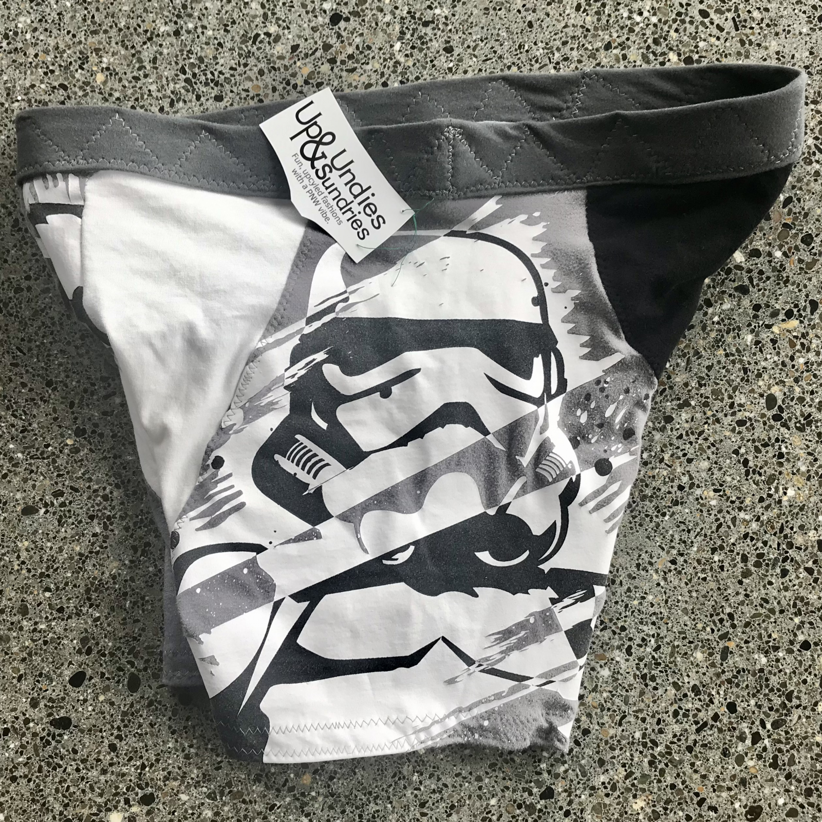 Star Wars Grey: 35 inch waist medium tshirt briefs